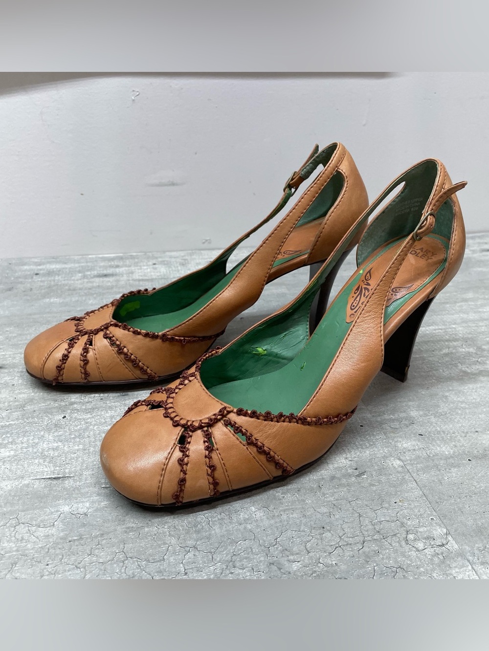 Hilary Radley Leather Pumps Womens 8.5 Tan Good Whipstitch Ankle Strap Heels